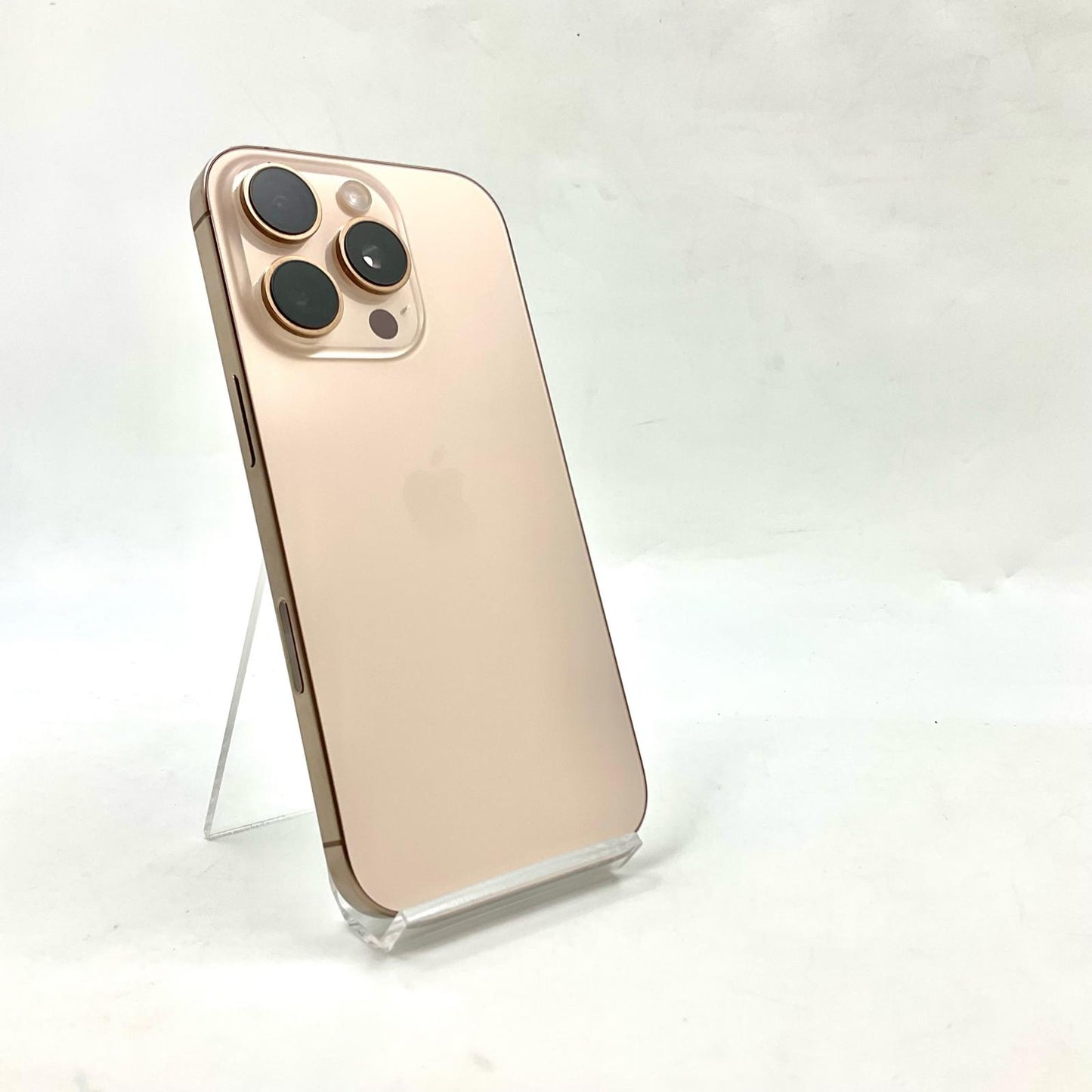 【全額返金保証】【最速発送】Apple iPhone iPhone 16 Pro 256GB デザートチタニウム docomo 白ロム 美品 動作確認済 95%