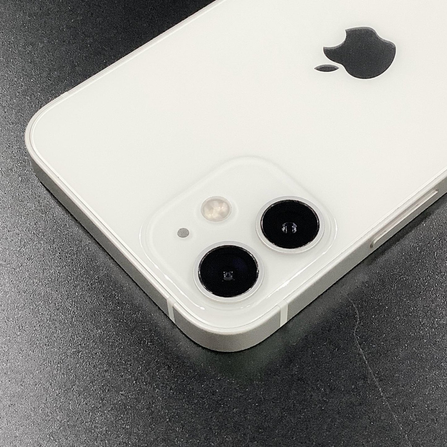【全額返金保証】【最速発送】Apple iPhone iPhone 12 mini 64GB ホワイト docomo 白ロム 動作確認済 75%
