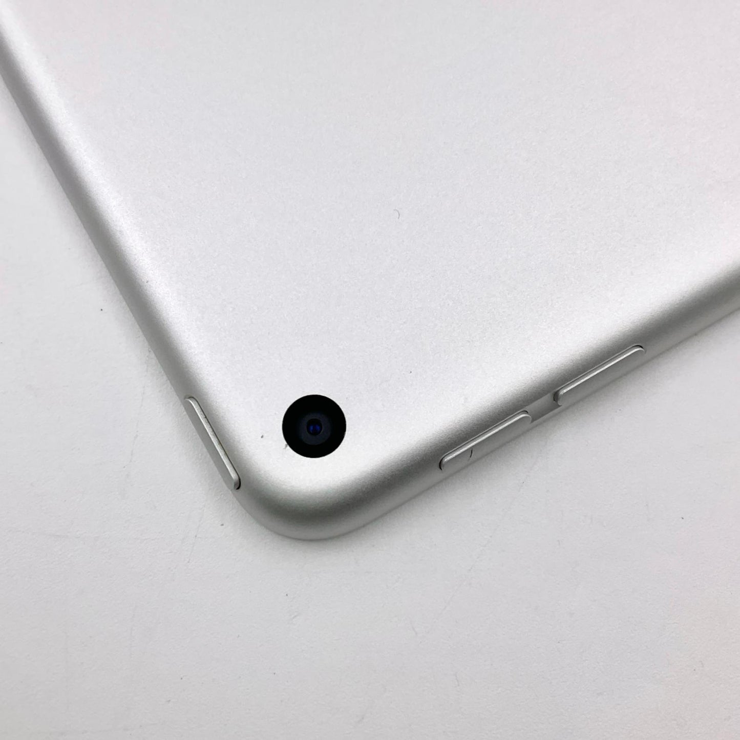 【全額返金保証】【最速発送】Apple iPad mini 7.9インチ 第5世代 64GB シルバー Wi-Fi 動作確認済
