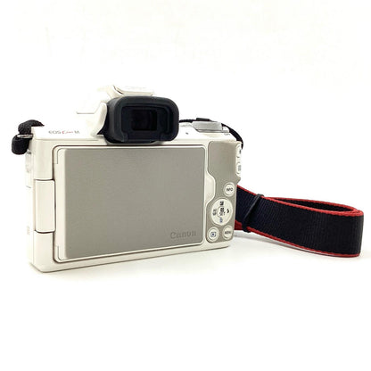 【全額返金保証】【最速発送】Canon デジタル一眼 EOS Kiss M ダブルズームキット ホワイト 美品 動作確認済