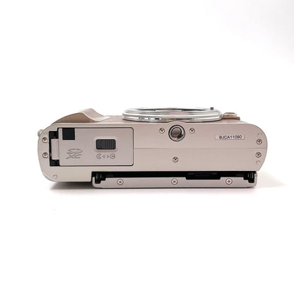 【全額返金保証】【最速発送】OLYMPUS デジタル一眼 E-PL10　ボディ　ブラウン 超美品 動作確認済