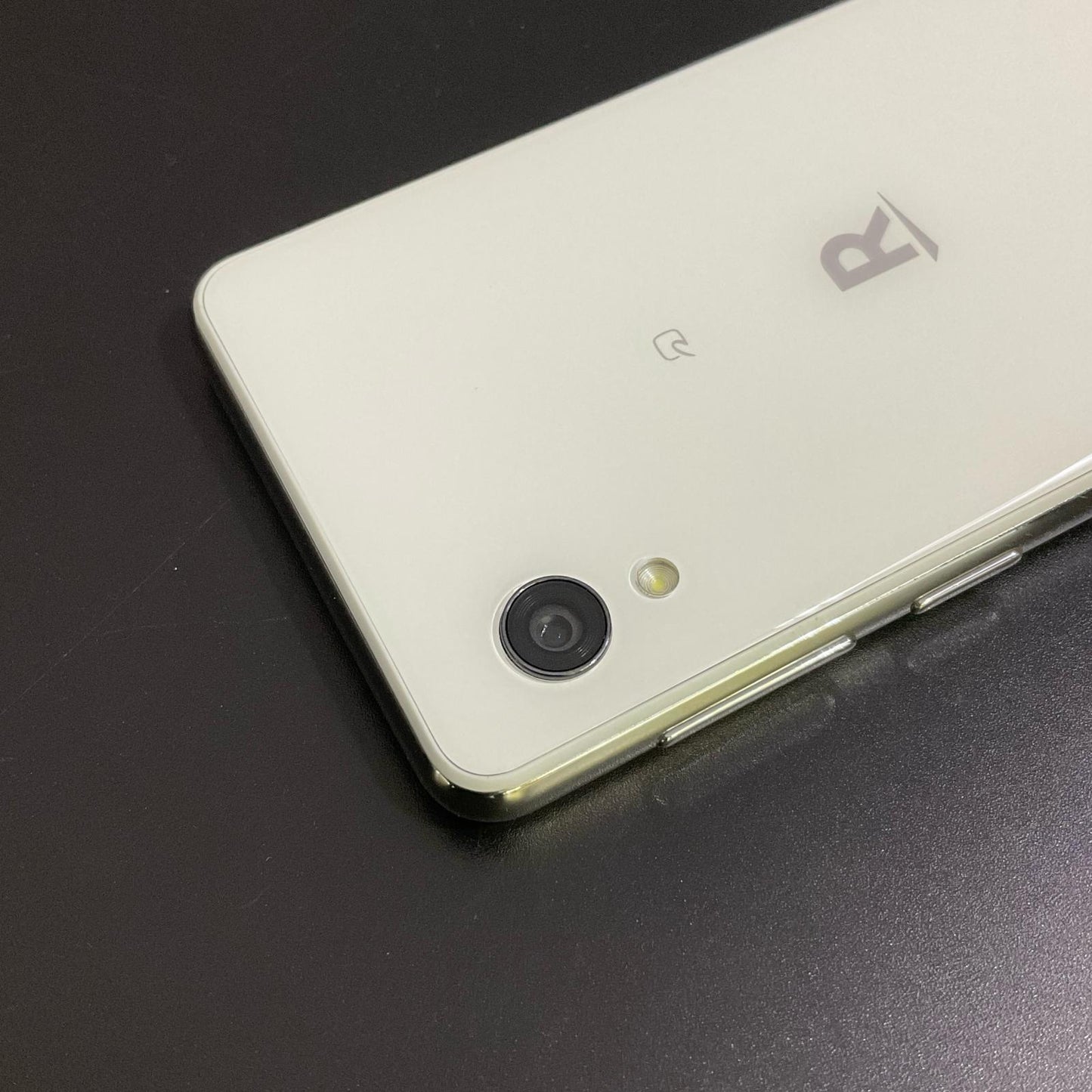 【全額返金保証】【最速発送】楽天モバイル Rakuten Mini 32GB クールホワイト 楽天モバイル C330 白ロム 美品 動作確認済