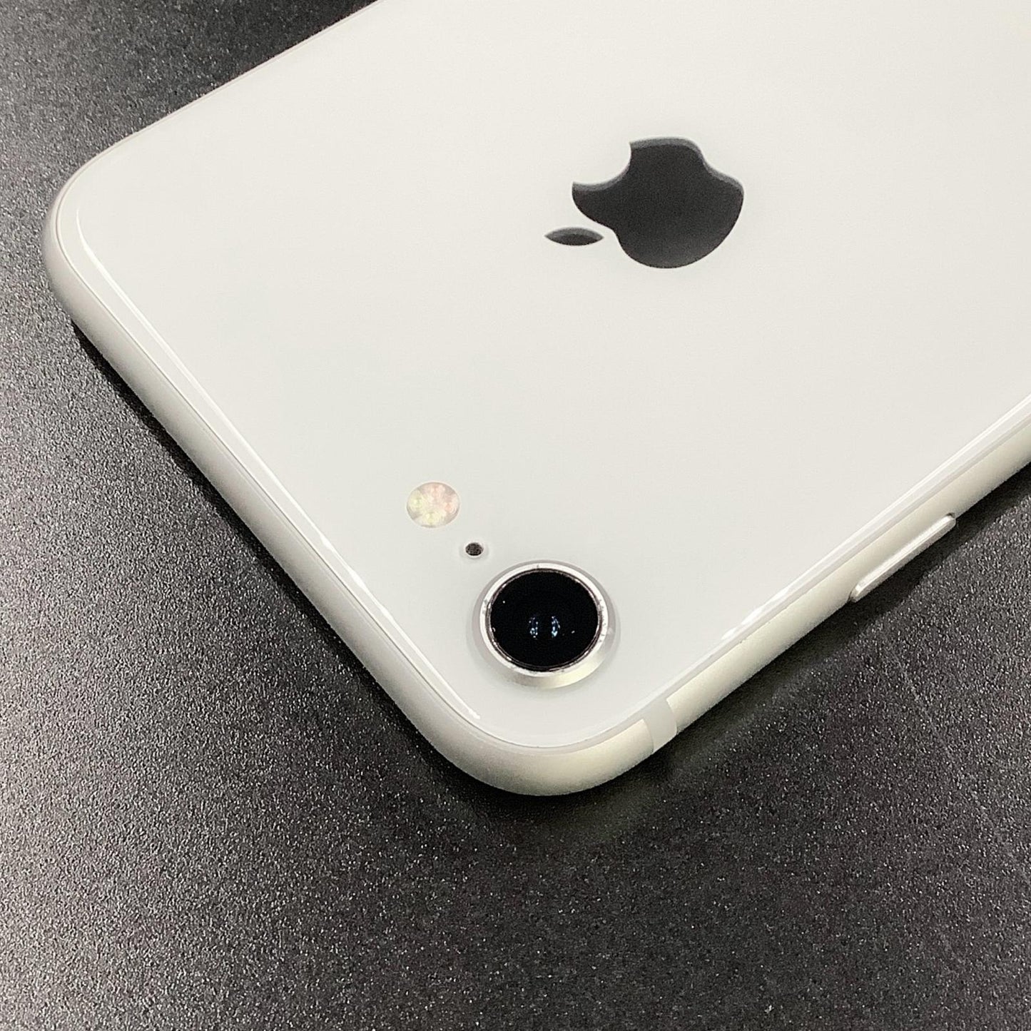 【全額返金保証】【最速発送】Apple iPhone iPhone 8 64GB シルバー SIMフリー 白ロム 動作確認済 100%