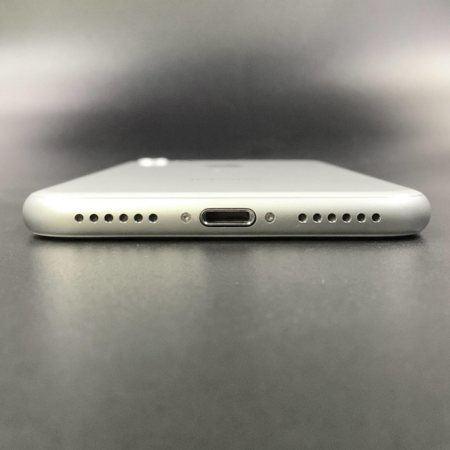 【全額返金保証】【最速発送】Apple iPhone iPhone 8 64GB シルバー SIMフリー 白ロム 動作確認済 100%