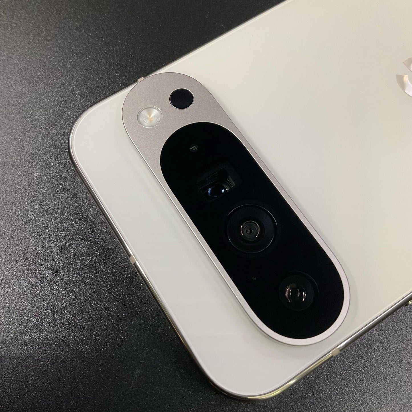 【全額返金保証】【最速発送】Google Pixel 9 Pro XL 256GB Porcelain SIMフリー GQ57S 白ロム 美品 動作確認済