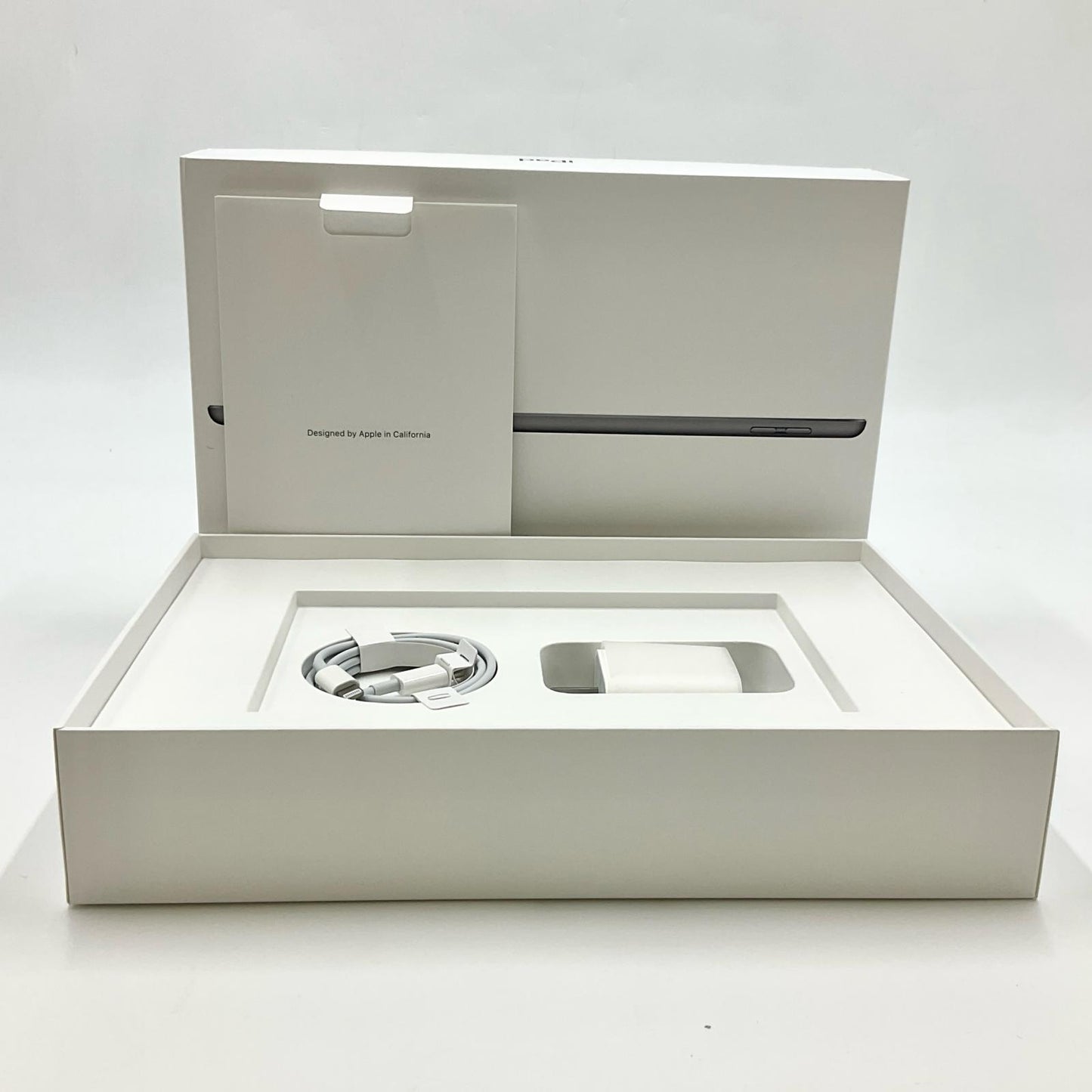 【全額返金保証】【最速発送】Apple iPad iPad 10.2インチ 第8世代 32GB スペースグレイ Wi-Fi 動作確認済