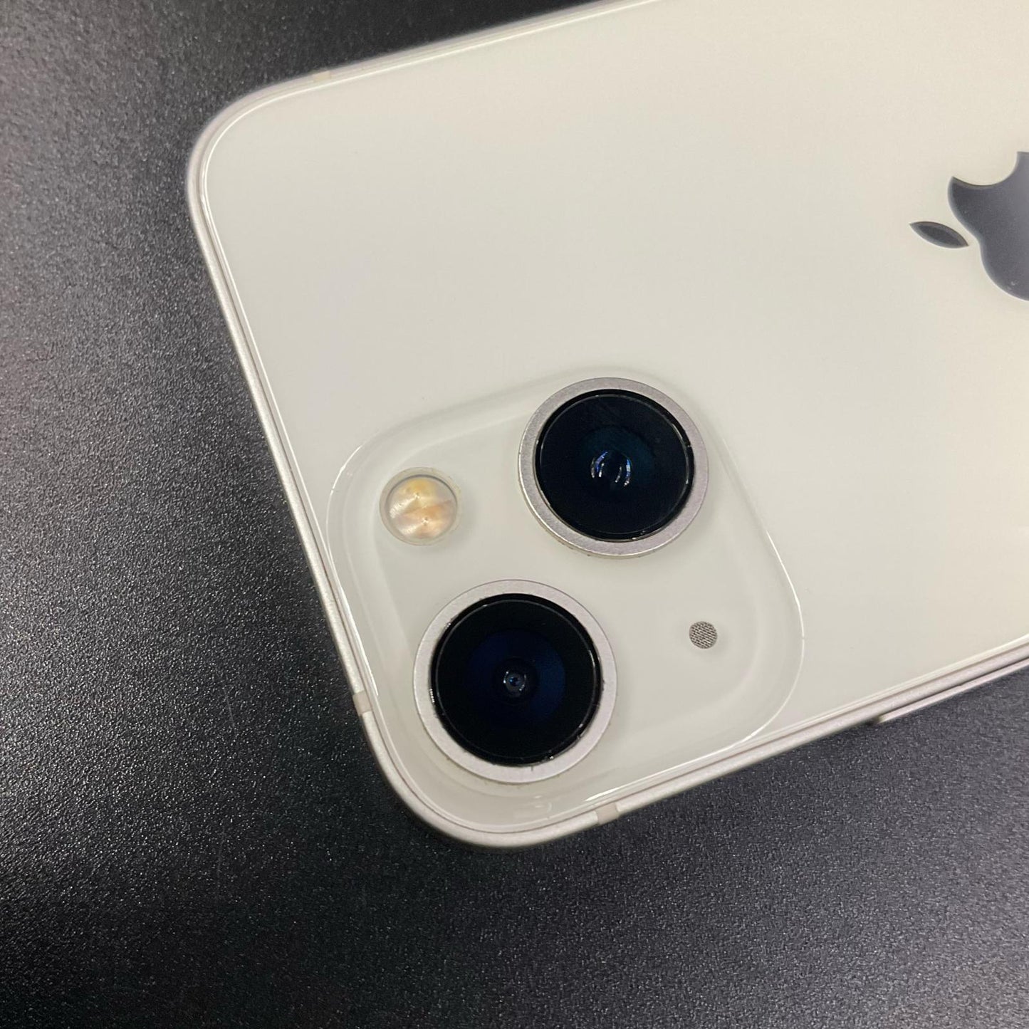 【全額返金保証】【最速発送】Apple iPhone iPhone 13 mini 256GB スターライト au 白ロム 動作確認済 77%