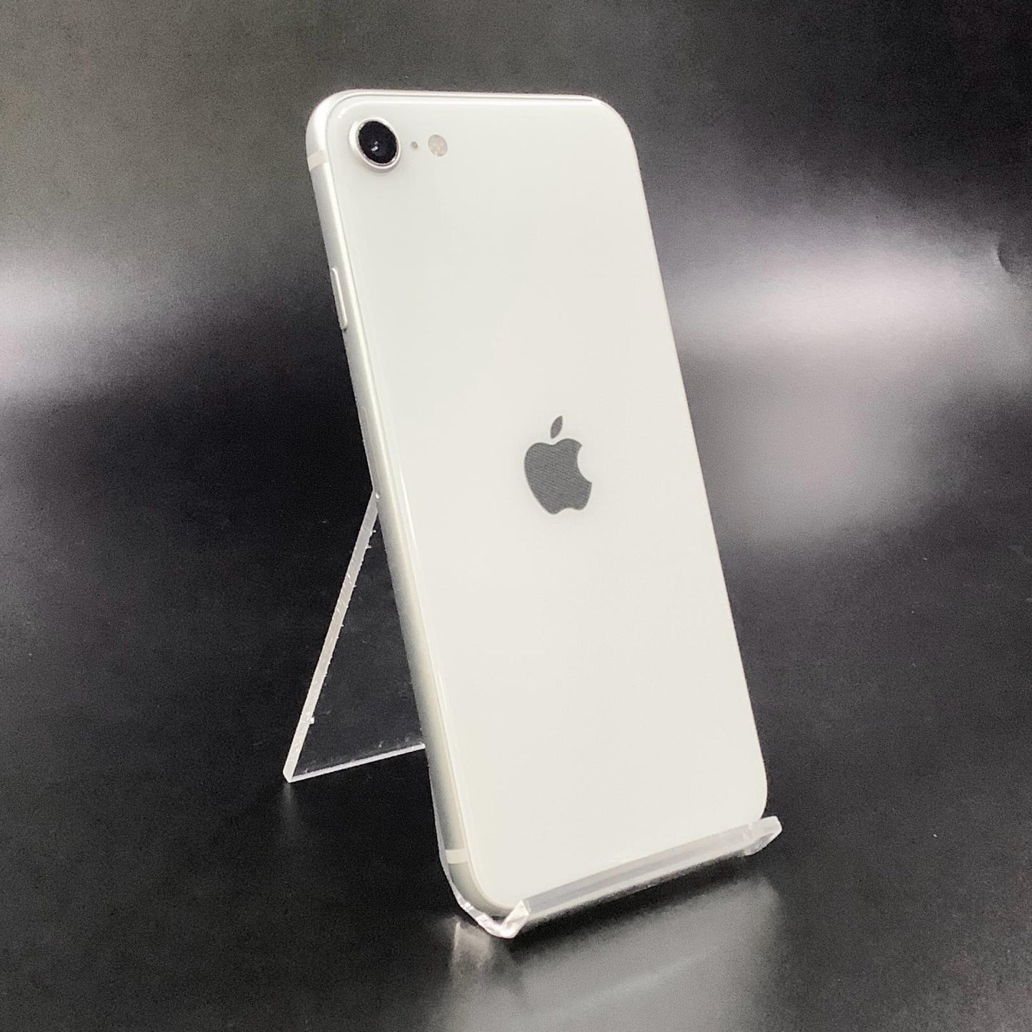 【全額返金保証】【最速発送】Apple iPhone iPhone SE（第2世代） 64GB ホワイト docomo 白ロム 動作確認済 78%