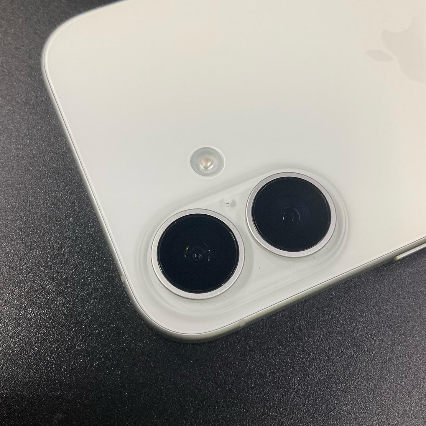 【全額返金保証】【最速発送】Apple iPhone iPhone 16 256GB ホワイト SIMフリー 白ロム 美品 動作確認済 99%