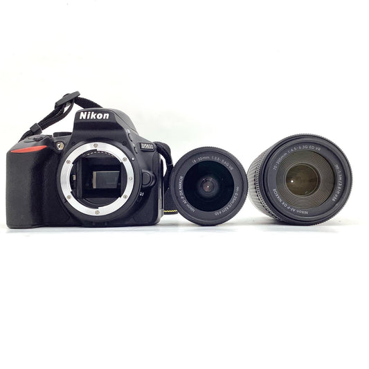【全額返金保証】【最速発送】Nikon デジタル一眼 D5600 ダブルズームキット ブラック 美品 動作確認済