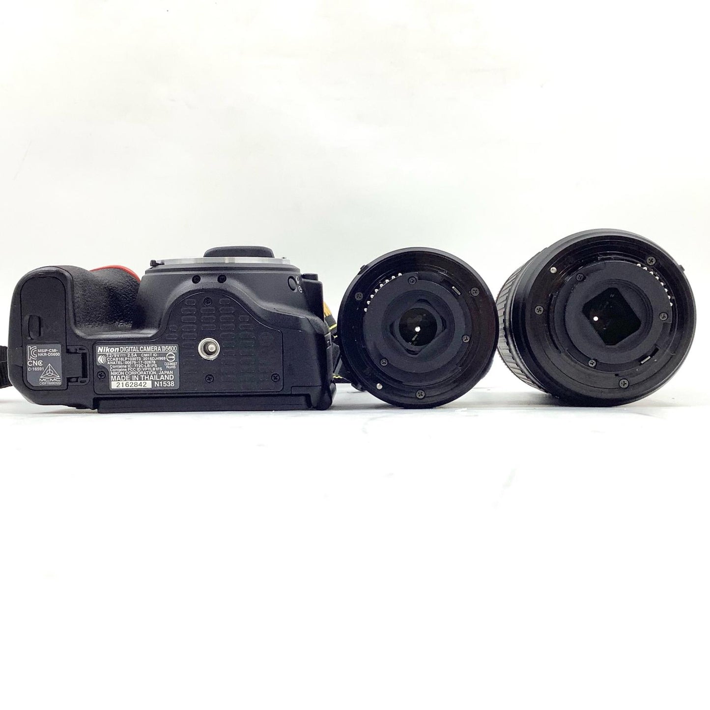 【全額返金保証】【最速発送】Nikon デジタル一眼 D5600 ダブルズームキット ブラック 美品 動作確認済