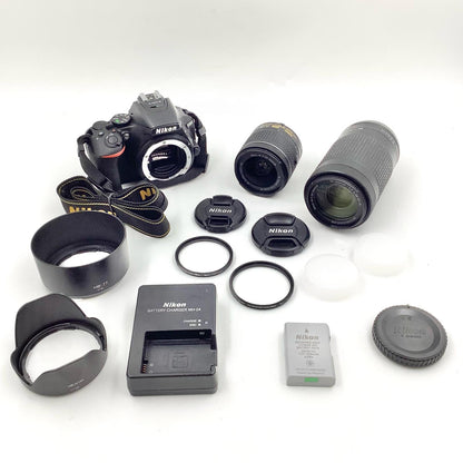 【全額返金保証】【最速発送】Nikon デジタル一眼 D5600 ダブルズームキット ブラック 美品 動作確認済