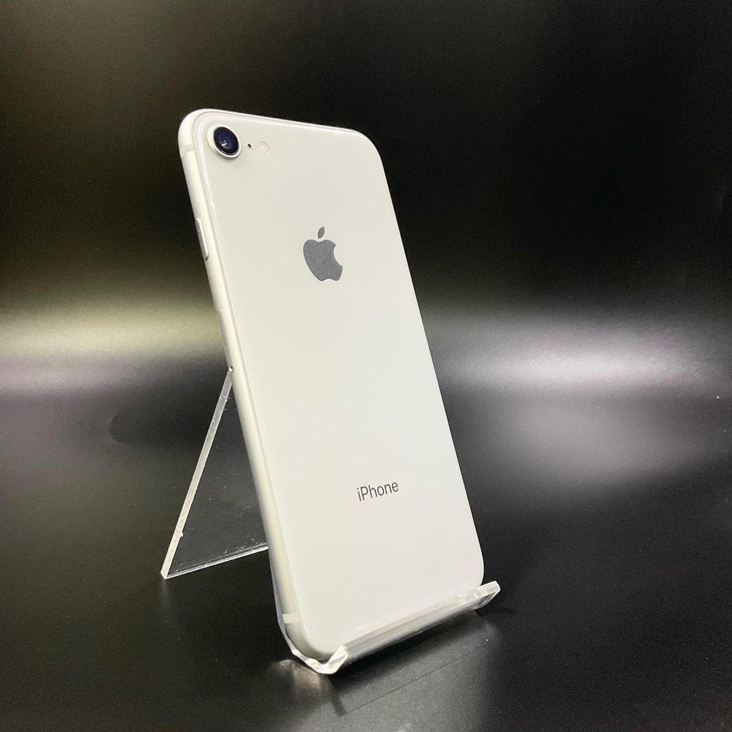 【全額返金保証】【最速発送】Apple iPhone iPhone 8 64GB シルバー docomo 白ロム 動作確認済 78%