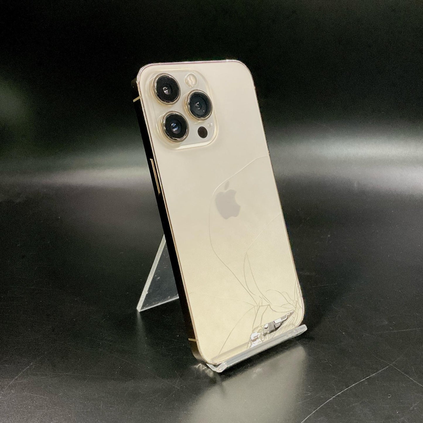 【最速発送】Apple iPhone iPhone 13 Pro 256GB ゴールド docomo 白ロム【難有】 79%