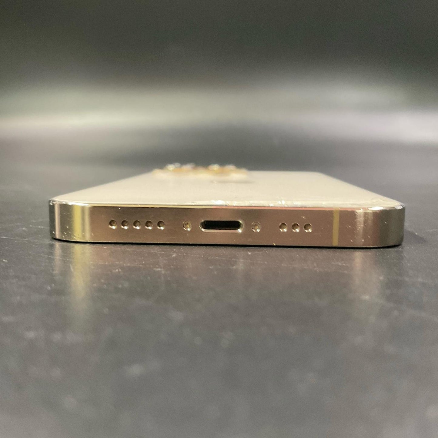【最速発送】Apple iPhone iPhone 13 Pro 256GB ゴールド docomo 白ロム【難有】 79%