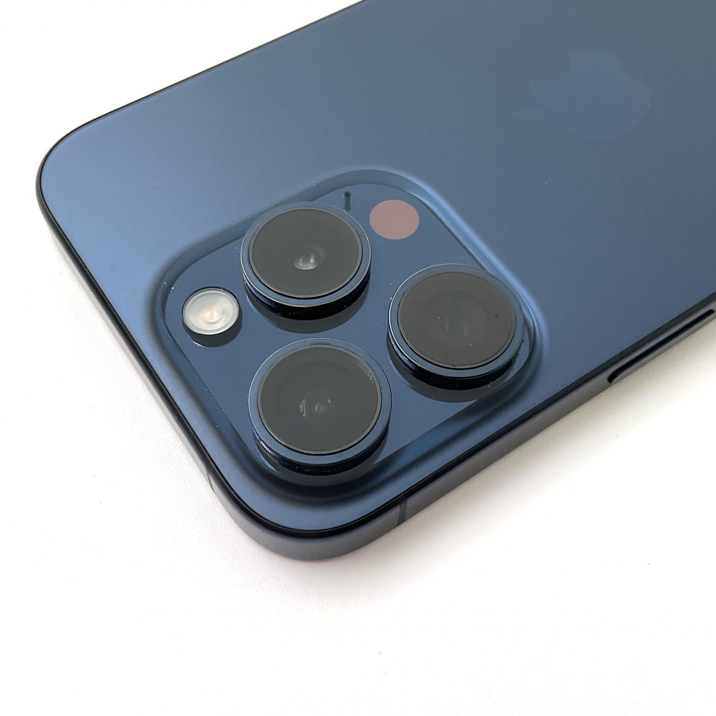 【全額返金保証】【最速発送】Apple iPhone iPhone 15 Pro 256GB ブルーチタニウム SIMフリー 白ロム 動作確認済 86%