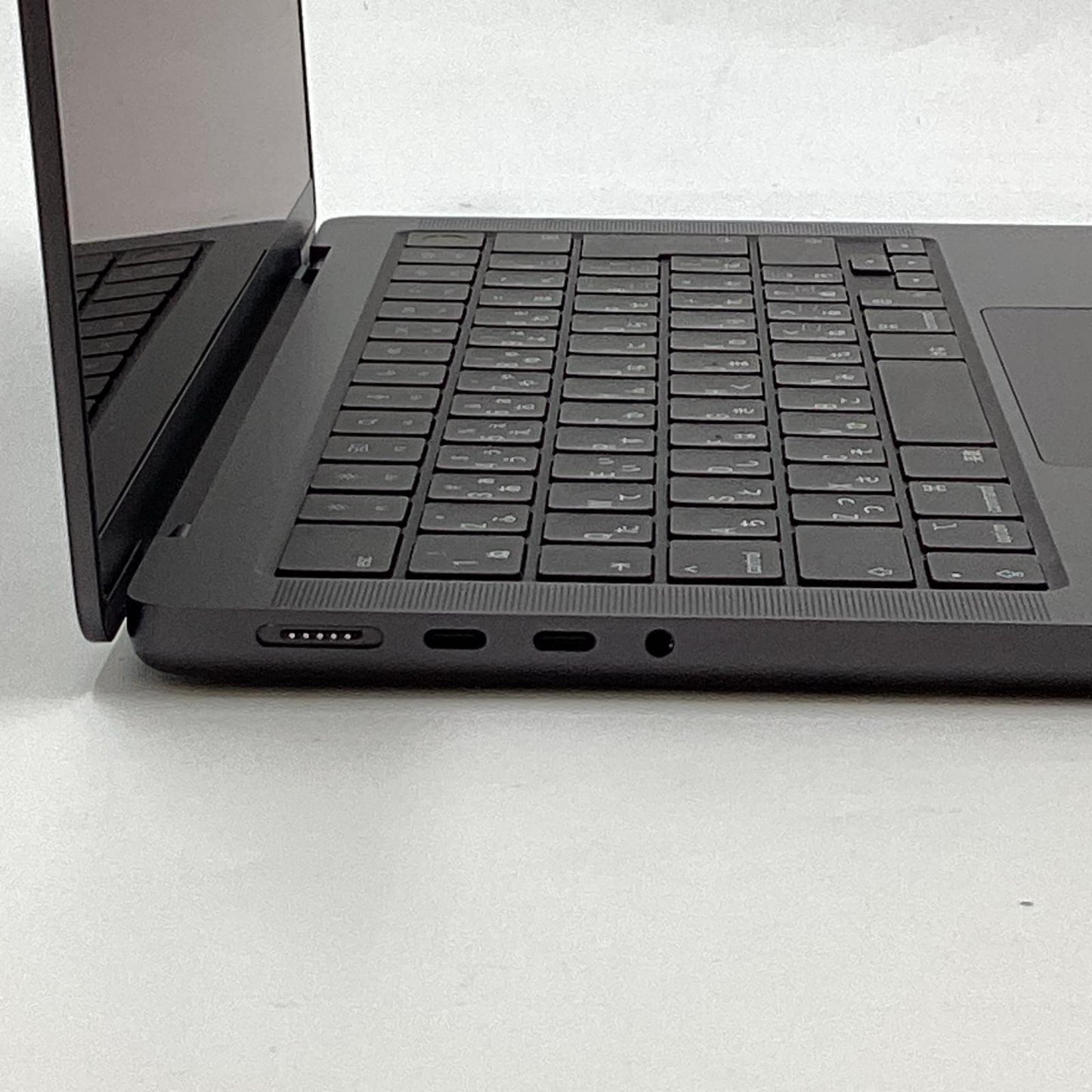 【全額返金保証】【最速発送】Apple MacBook Pro 14.2インチ 2024 Apple M4 16GB SSD 512GB スペースブラック 100% 美品 動作確認済