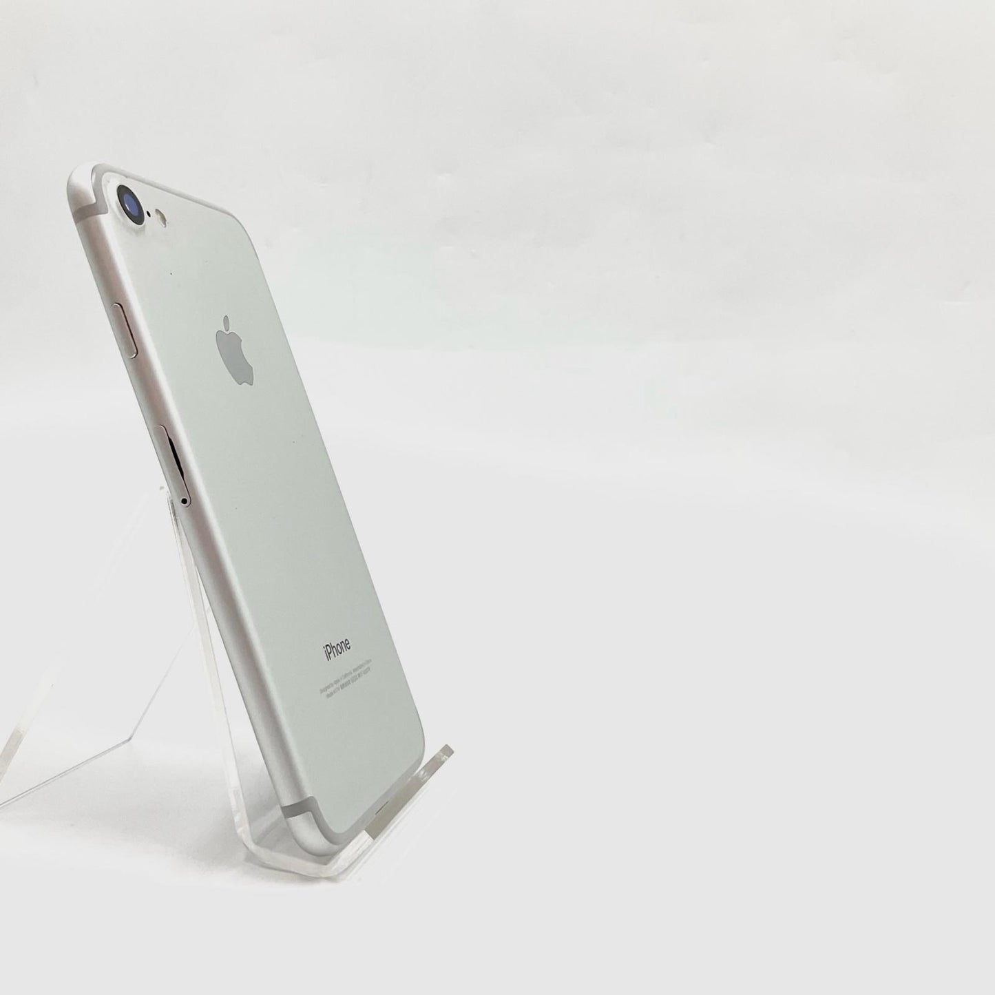【全額返金保証】【最速発送】Apple iPhone iPhone 7 32GB シルバー au 白ロム 動作確認済 78%