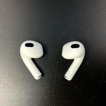 【全額返金保証】【最速発送】Apple AirPods（第3世代） A2564 動作確認済