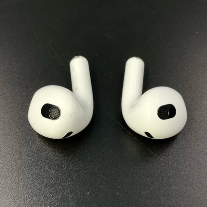 【全額返金保証】【最速発送】Apple AirPods（第3世代） A2564 動作確認済