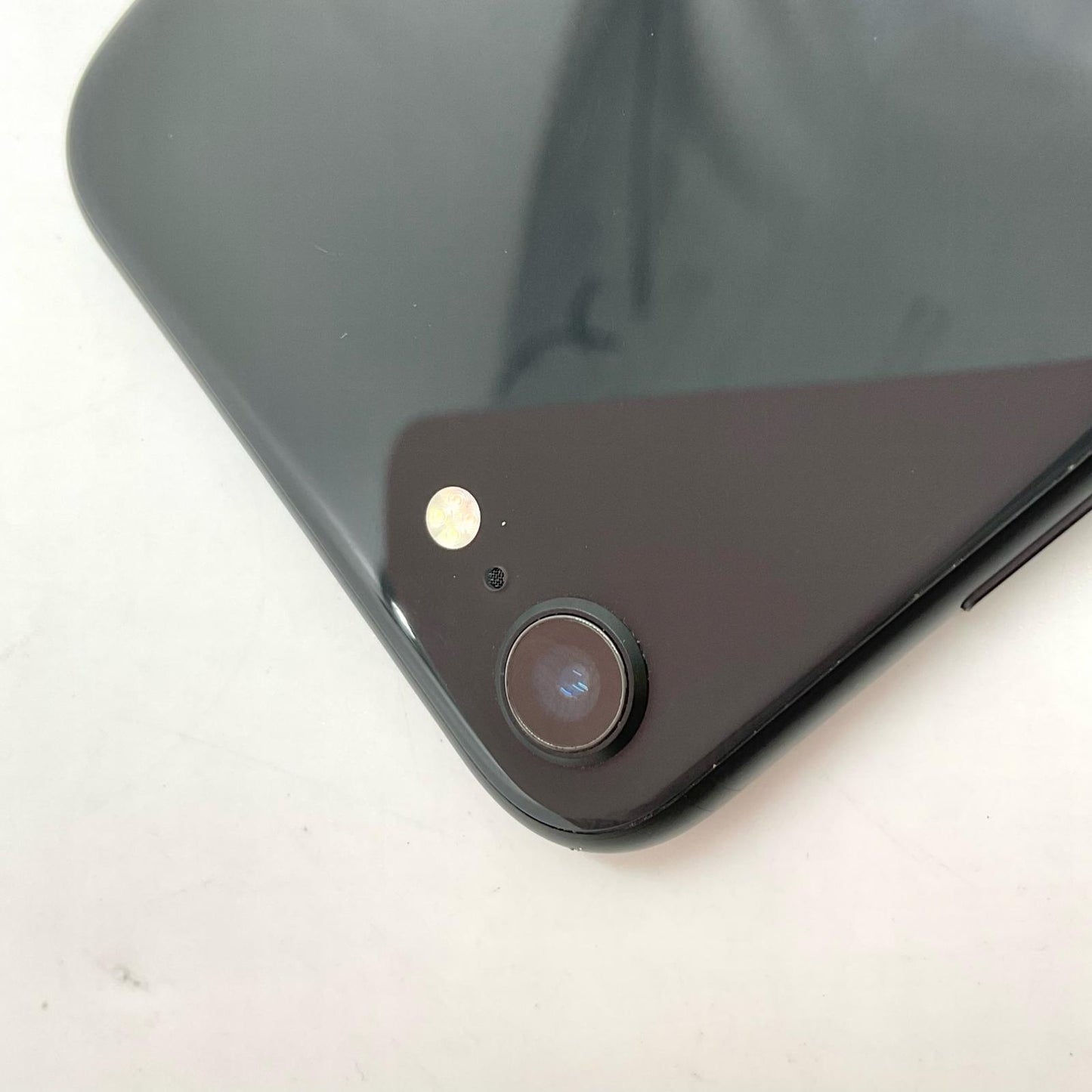 【全額返金保証】【最速発送】Apple iPhone iPhone SE（第2世代） 64GB ブラック docomo 白ロム 動作確認済 85%