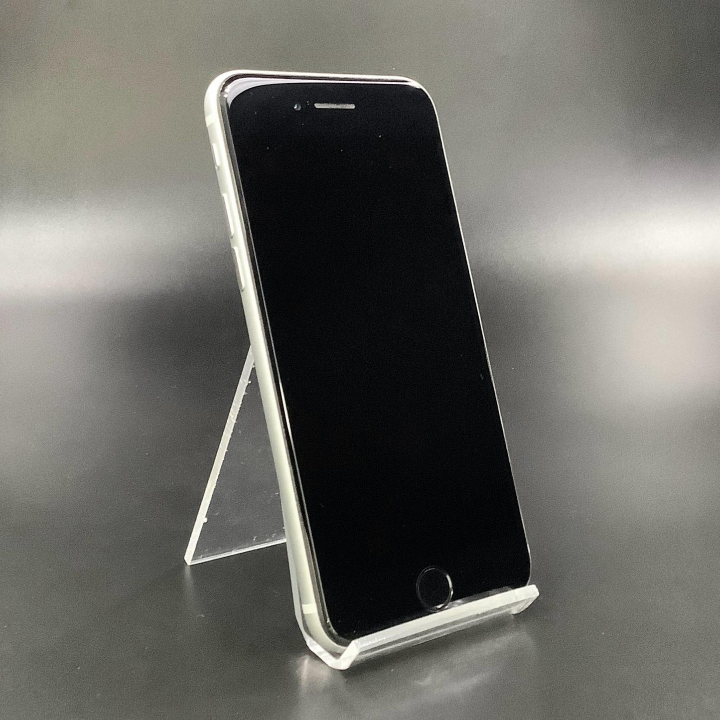 【全額返金保証】【最速発送】Apple iPhone iPhone SE（第2世代） 64GB ホワイト docomo 白ロム 動作確認済 87%