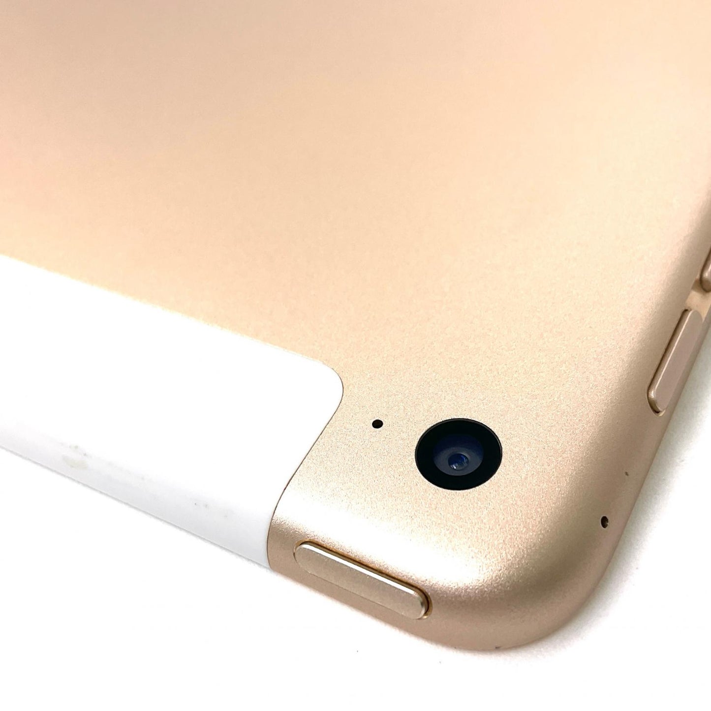 【最速発送】Apple iPad mini 7.9インチ 第4世代 128GB ゴールド WiFi+Cellular docomo 白ロム【難有】