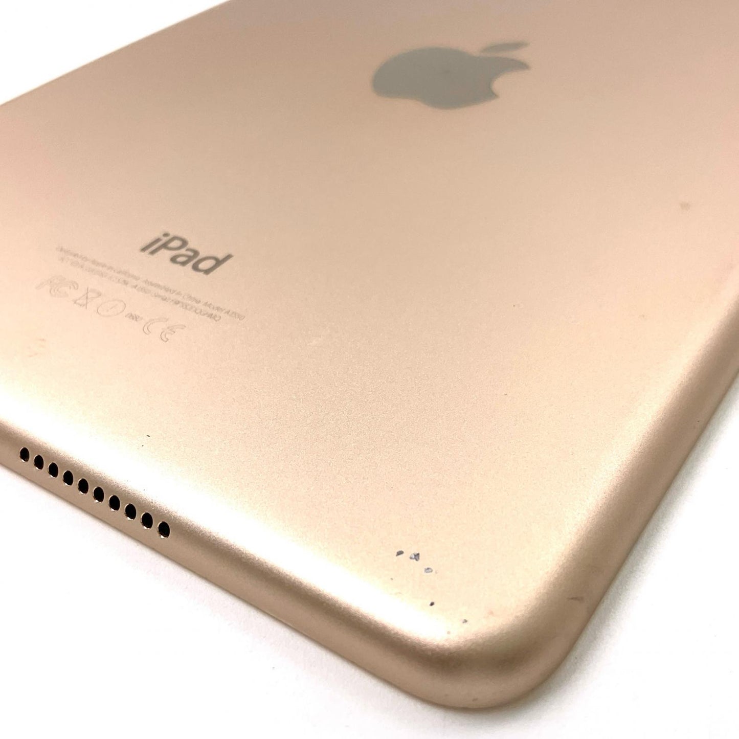 【最速発送】Apple iPad mini 7.9インチ 第4世代 128GB ゴールド WiFi+Cellular docomo 白ロム【難有】