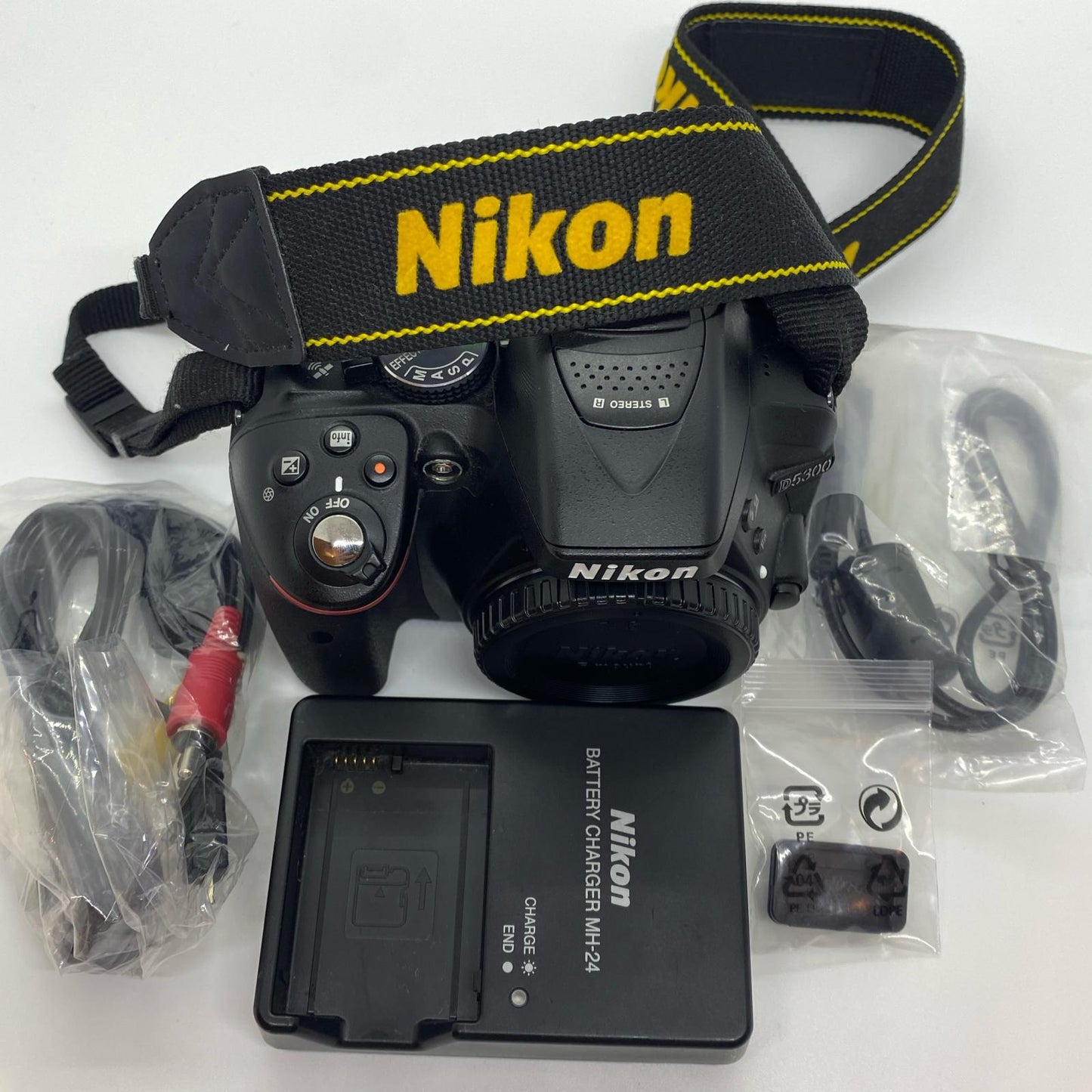 【全額返金保証】【最速発送】Nikon デジタル一眼 D5300 ボディ ブラック 動作確認済