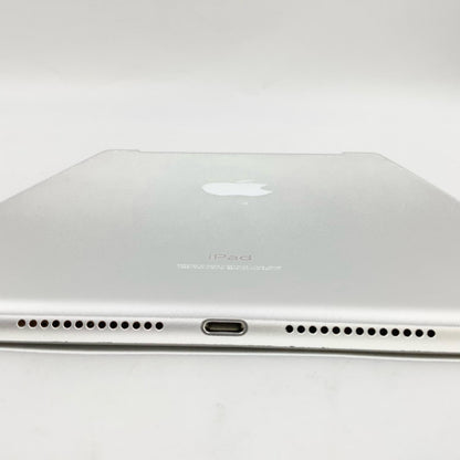 【全額返金保証】【最速発送】Apple iPad iPad 10.2インチ 第8世代 32GB シルバー WiFi+Cellular docomo 白ロム 動作確認済