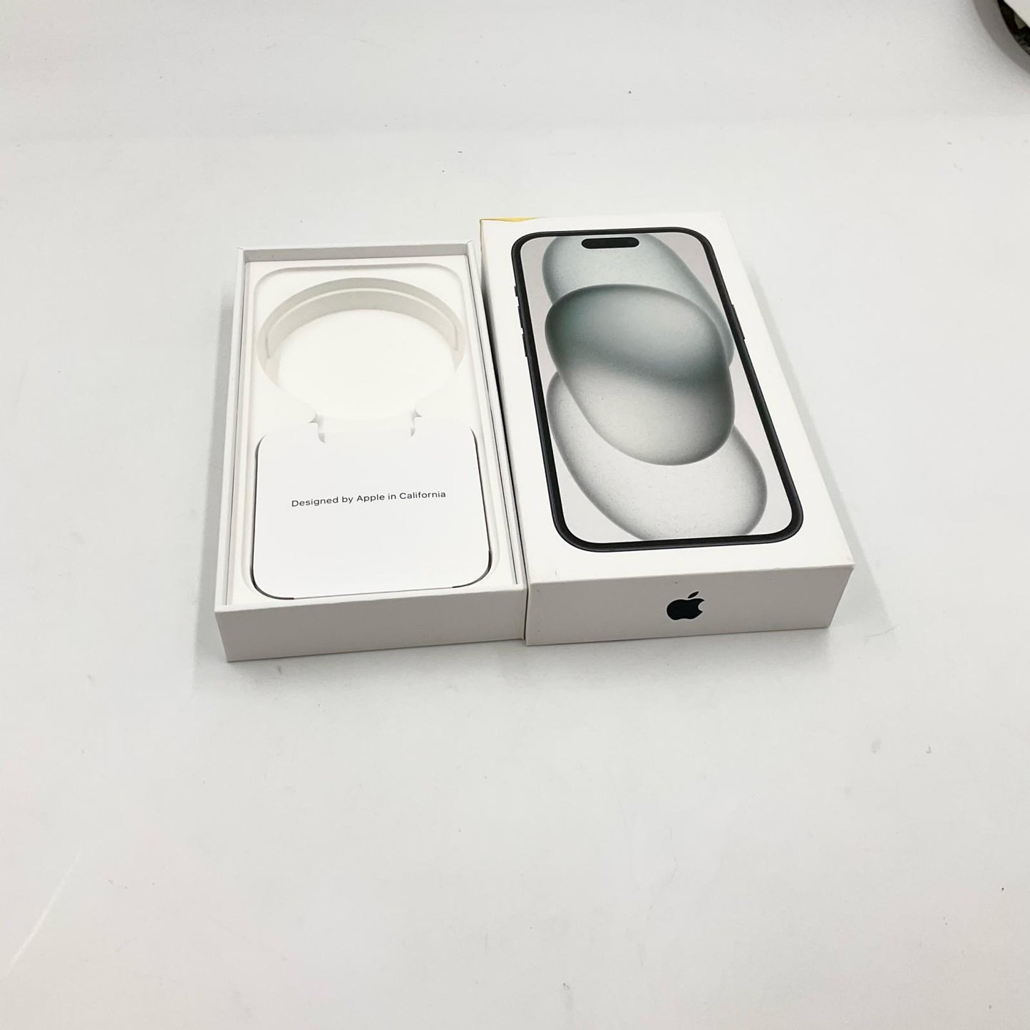 【全額返金保証】【最速発送】Apple iPhone iPhone 15 128GB ブラック docomo SIMフリー 動作確認済 89%