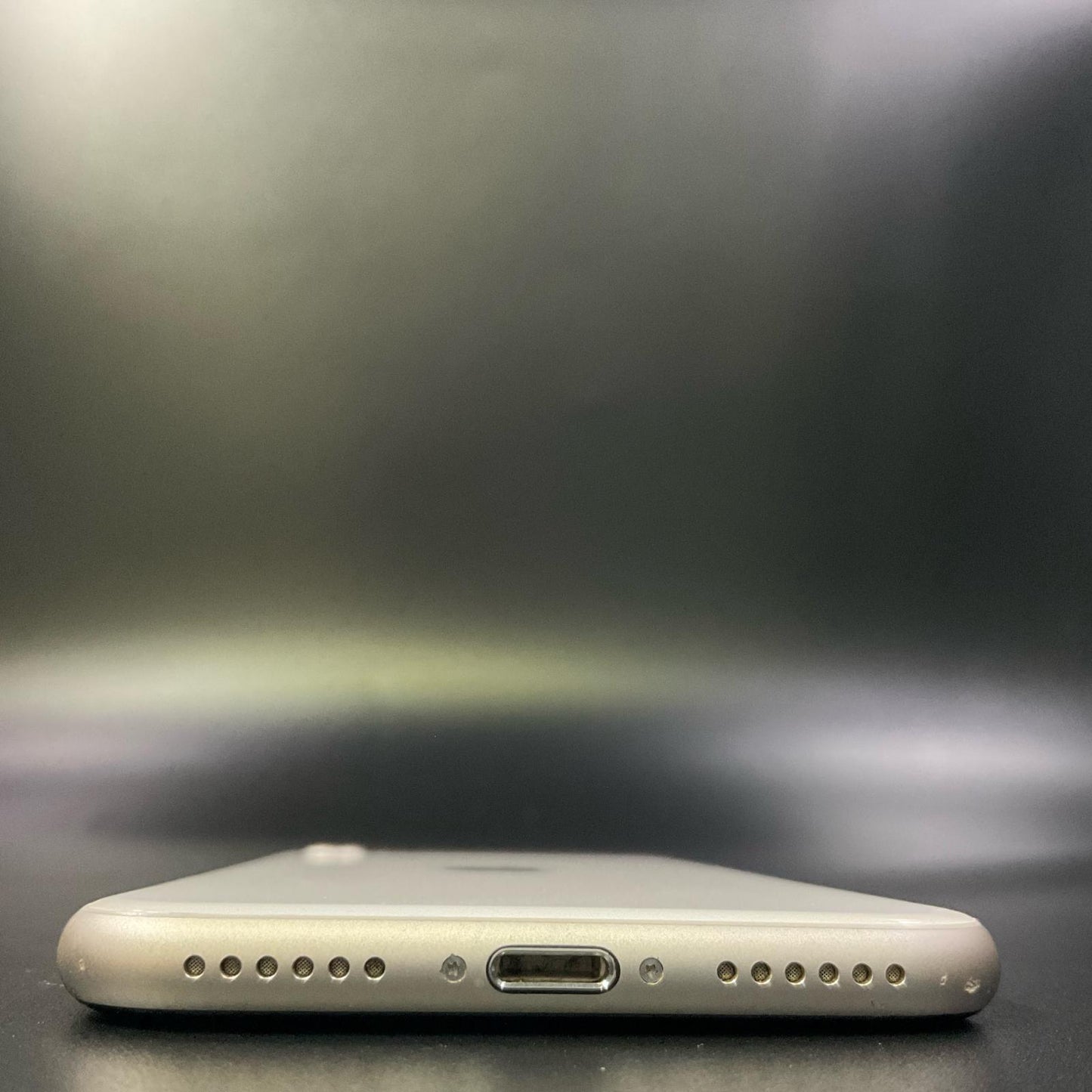 【全額返金保証】【最速発送】Apple iPhone iPhone SE（第3世代） 64GB スターライト au SIMフリー 白ロム 動作確認済 86%