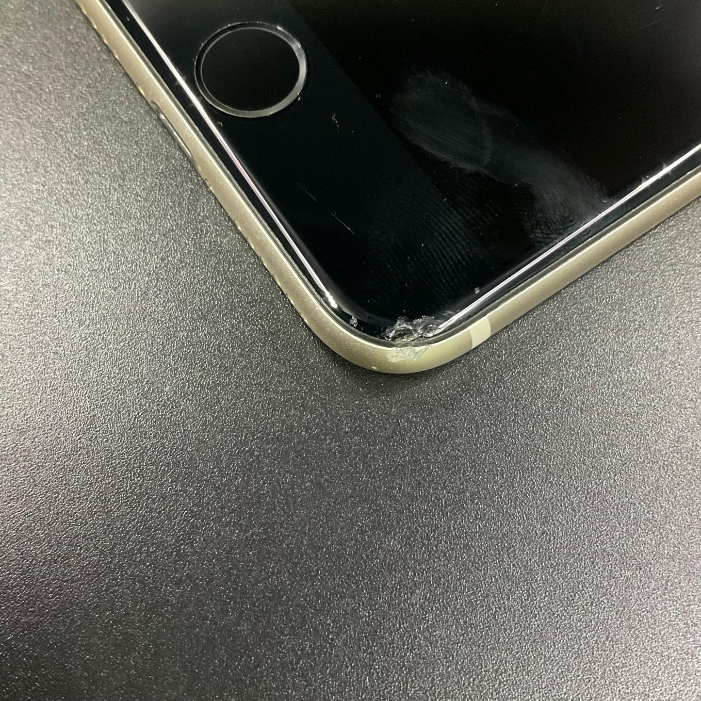 【全額返金保証】【最速発送】Apple iPhone iPhone SE（第3世代） 64GB スターライト au SIMフリー 白ロム 動作確認済 86%