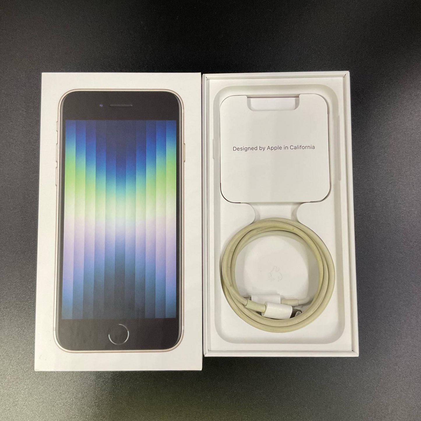 【全額返金保証】【最速発送】Apple iPhone iPhone SE（第3世代） 64GB スターライト au SIMフリー 白ロム 動作確認済 86%