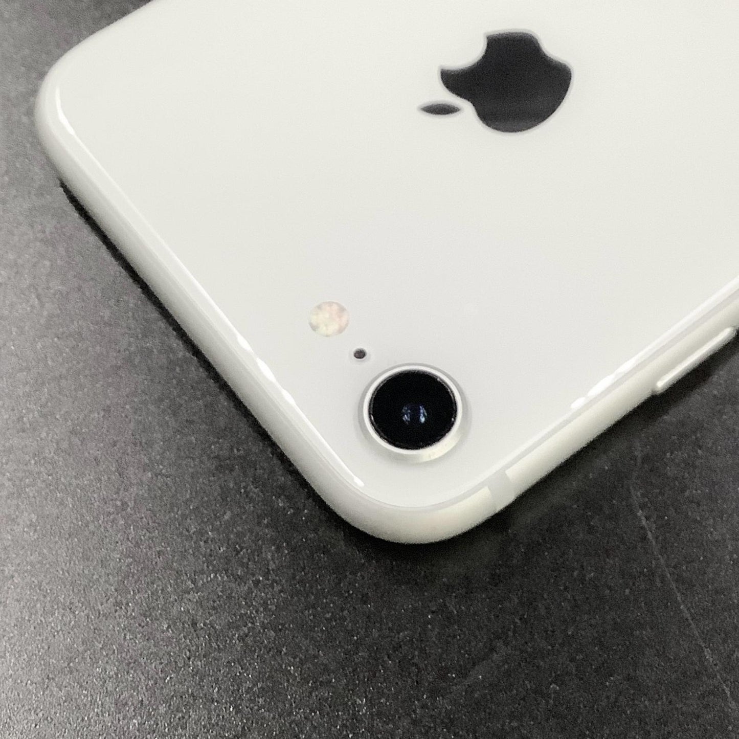 【全額返金保証】【最速発送】Apple iPhone iPhone 8 64GB シルバー 白ロム 動作確認済 89%