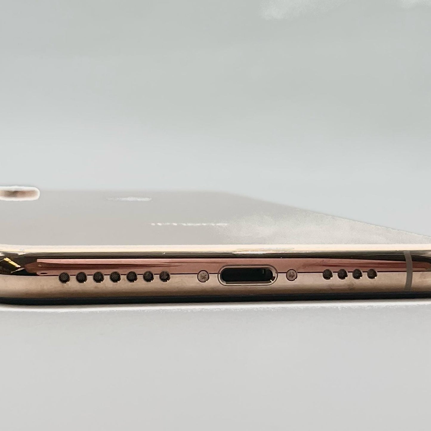 【全額返金保証】【最速発送】Apple iPhone iPhone XS Max 256GB ゴールド docomo 白ロム 動作確認済 81%