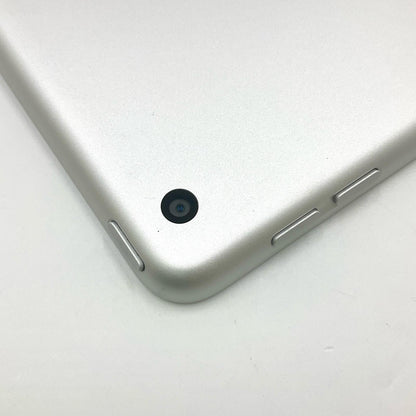 【全額返金保証】【最速発送】Apple iPad iPad 10.2インチ 第8世代 32GB シルバー Wi-Fi 動作確認済