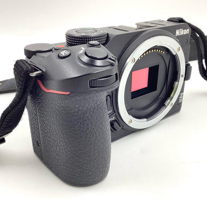 【全額返金保証】【最速発送】Nikon デジタル一眼 Z 30 ボディ ブラック 美品 動作確認済