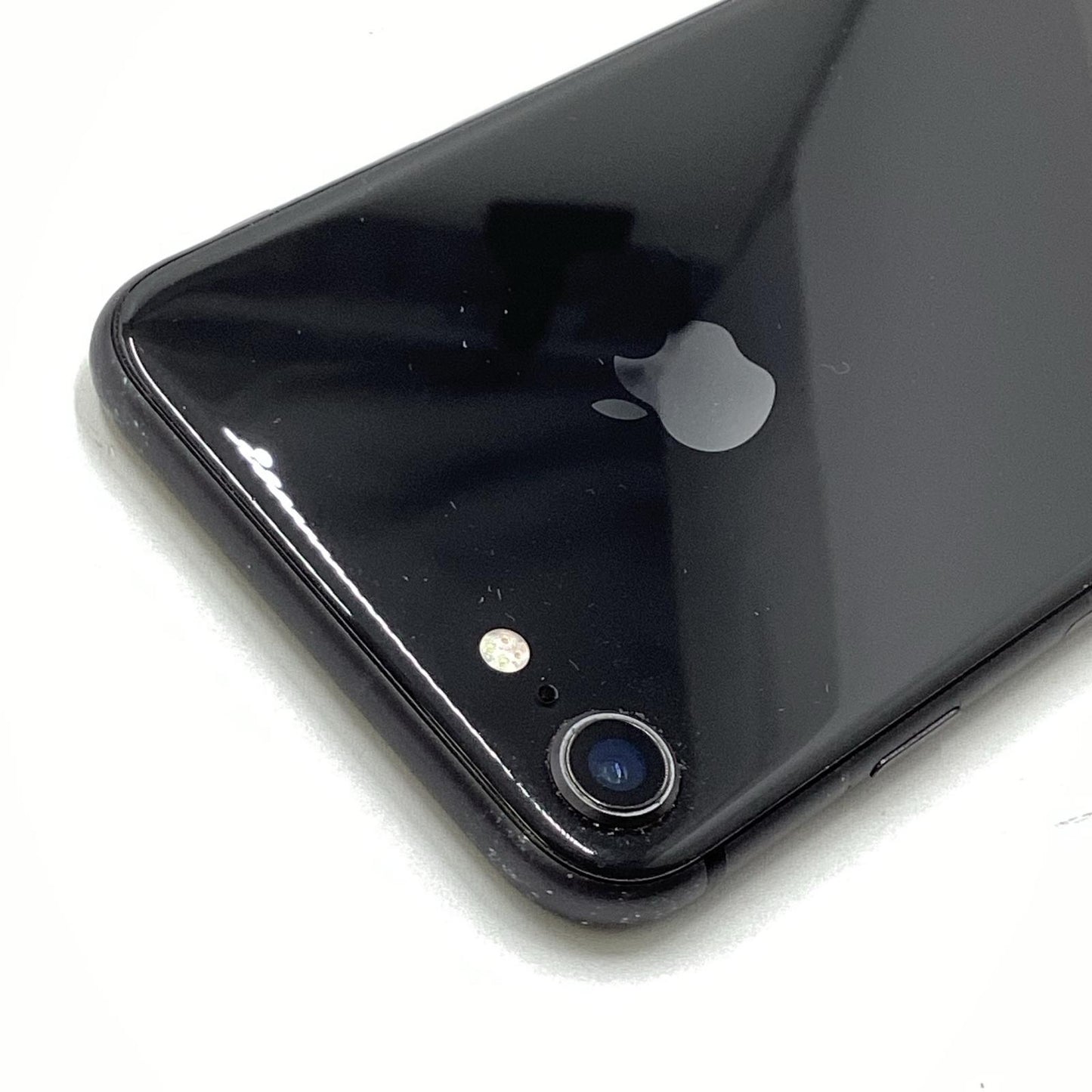 【全額返金保証】【最速発送】Apple iPhone iPhone 8 64GB au 白ロム 動作確認済 86%