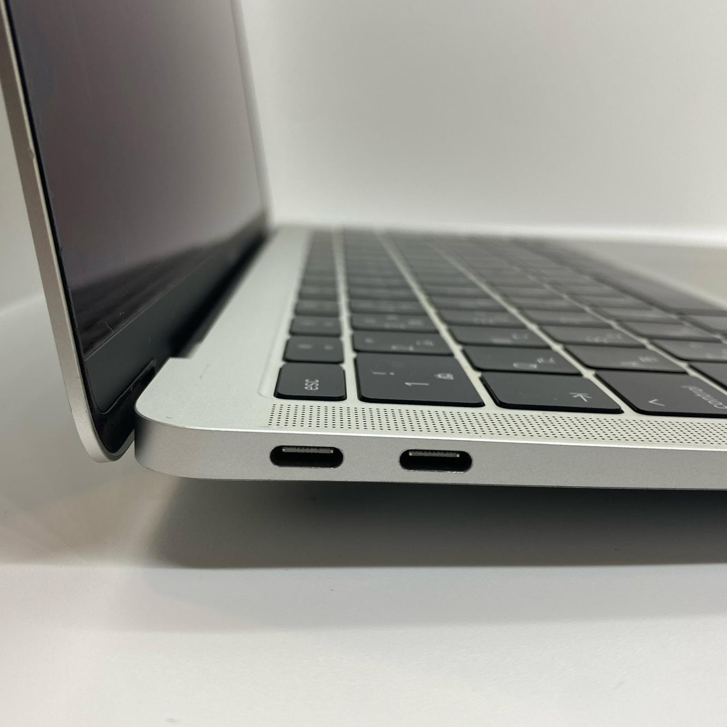 【全額返金保証】【最速発送】Apple MacBook Air 13.3インチ 2019 Core i5 16GB M.2 SSD 256GB シルバー 動作確認済
