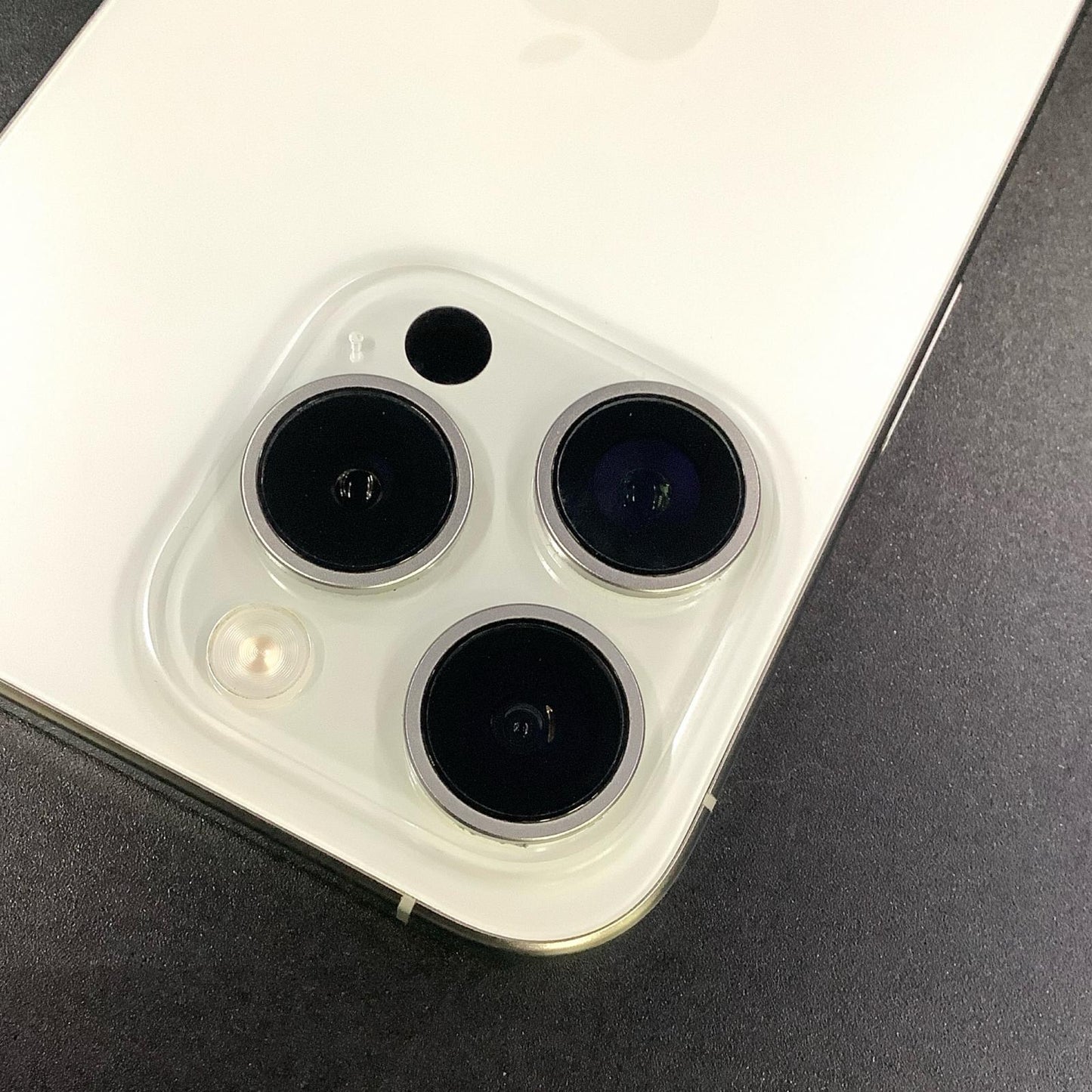 【全額返金保証】【最速発送】Apple iPhone iPhone 15 Pro 512GB ホワイトチタニウム SIMフリー 白ロム 美品 動作確認済 86%