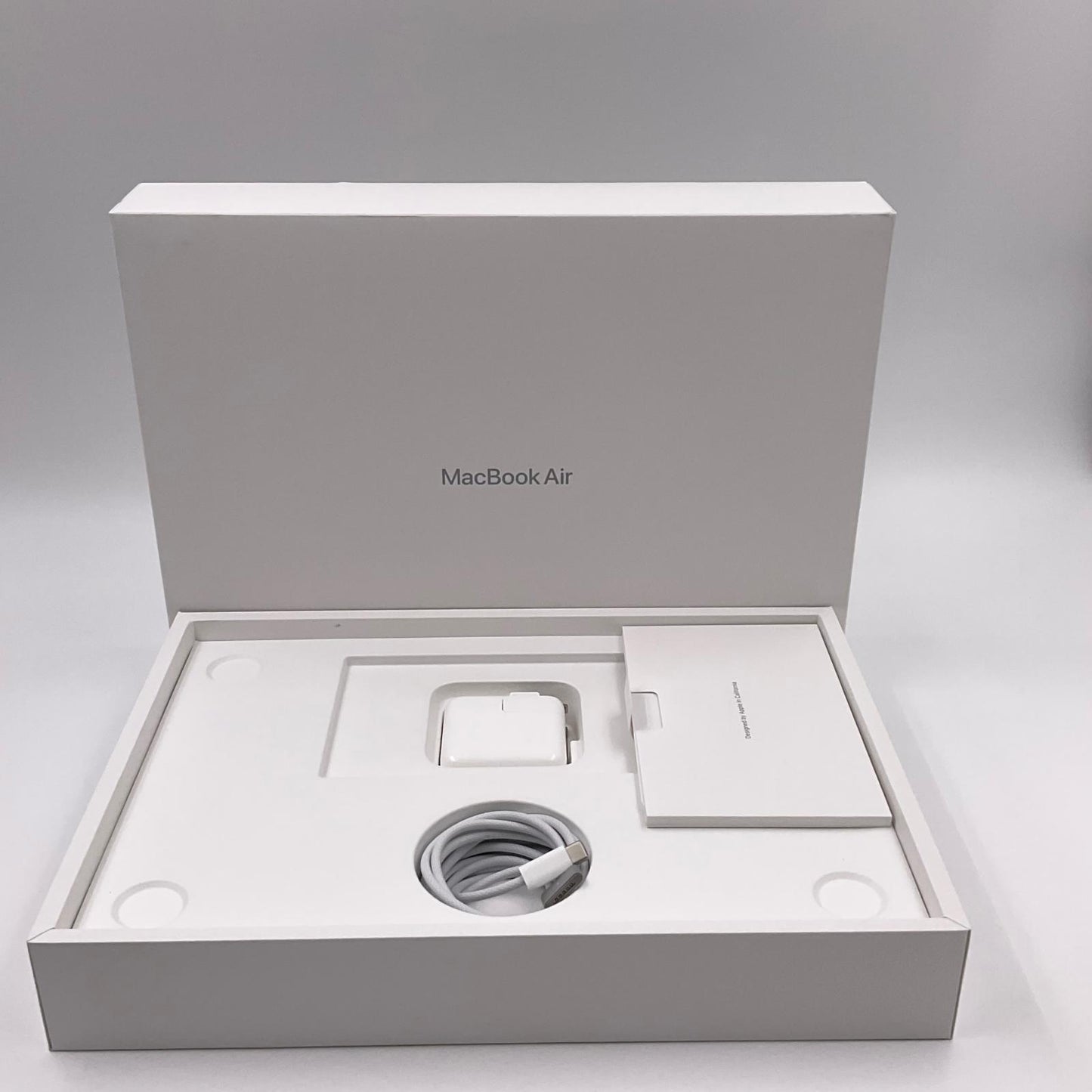 【全額返金保証】【最速発送】Apple MacBook Air 13.6インチ 2024 Apple M3 16GB SSD 256GB シルバー 100% 動作確認済
