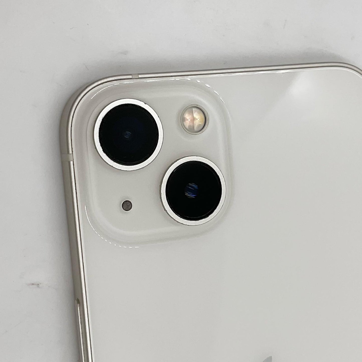 【全額返金保証】【最速発送】Apple iPhone iPhone 13 256GB スターライト docomo 白ロム 動作確認済 84%