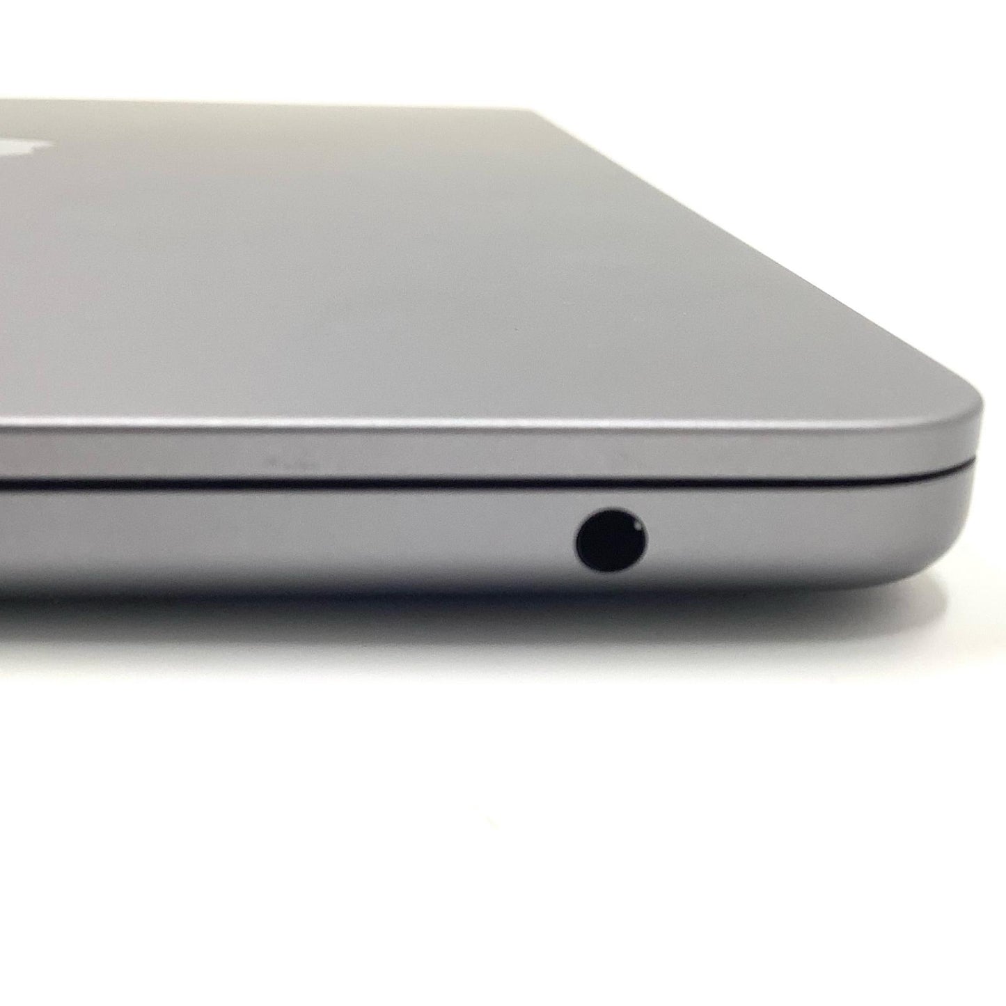 【全額返金保証】【最速発送】Apple MacBook Air 13インチ 2022 Apple M2 8GB M.2 SSD 256GB スペースグレイ 97% 美品 動作確認済