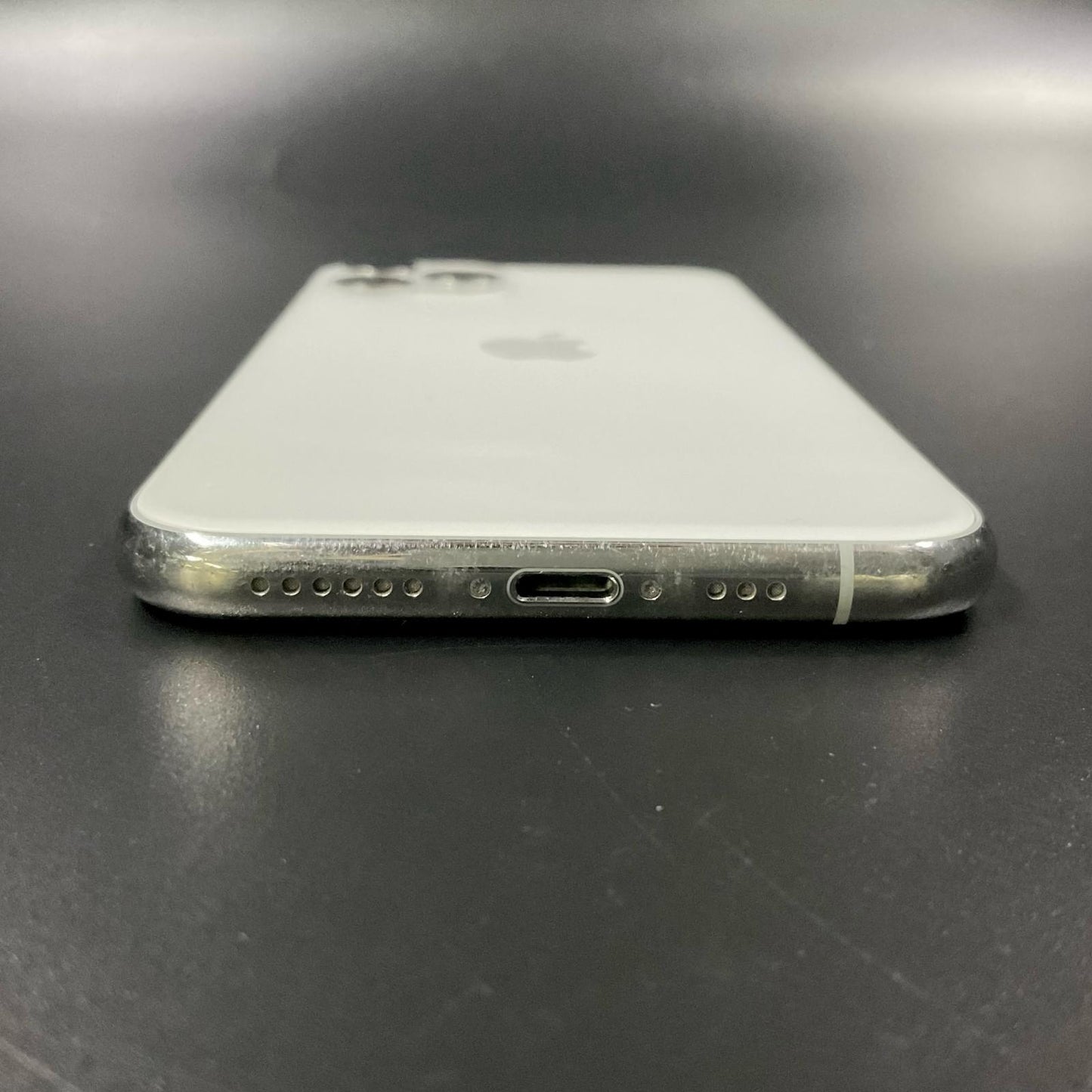 【全額返金保証】【最速発送】Apple iPhone iPhone 11 Pro 256GB シルバー docomo 白ロム 動作確認済 78%