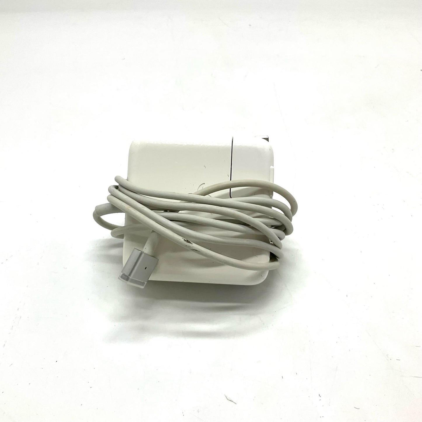 【全額返金保証】【最速発送】Apple MacBook Air 11インチ 2013 1.3 GHz Intel Core i5 4GB SSD 128GB シルバー 動作確認済