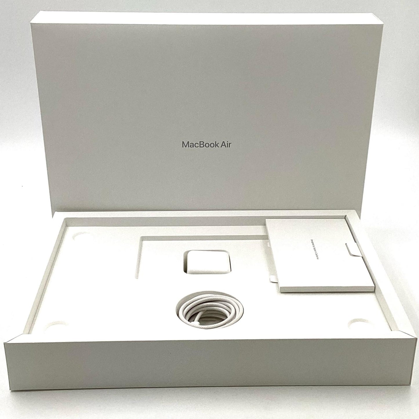 【全額返金保証】【最速発送】Apple MacBook Air 15.3インチ 2023 Apple M2 8GB SSD 256GB スターライト 100% 超美品 動作確認済