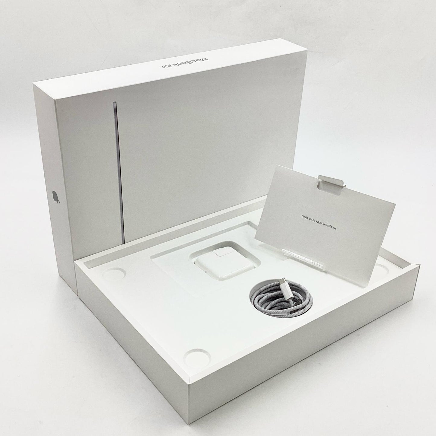 【全額返金保証】【最速発送】Apple MacBook Air 13インチ 2022 M2 8GB SSD 256GB スペースグレイ 100% 美品 動作確認済