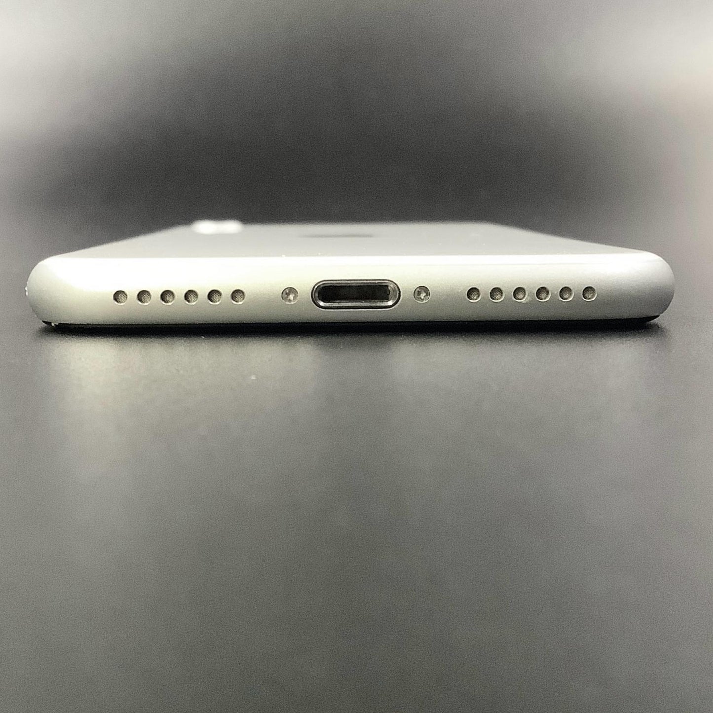【全額返金保証】【最速発送】Apple iPhone iPhone SE（第2世代） 64GB ホワイト SIMフリー 白ロム 動作確認済 73%
