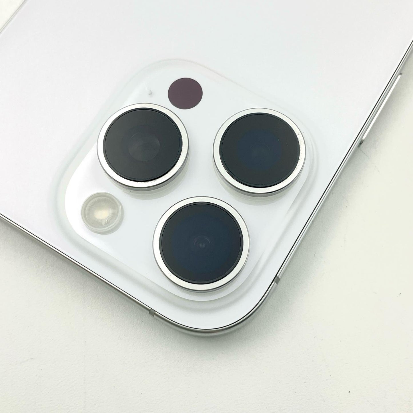 【全額返金保証】【最速発送】Apple iPhone iPhone 16 Pro 256GB ホワイトチタニウム SIMフリー 白ロム 美品 動作確認済 92%